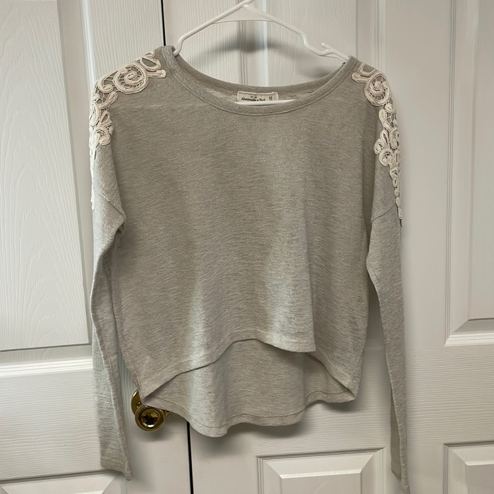 Abercrombie high-low knit top with detailed lace crochet shoulder